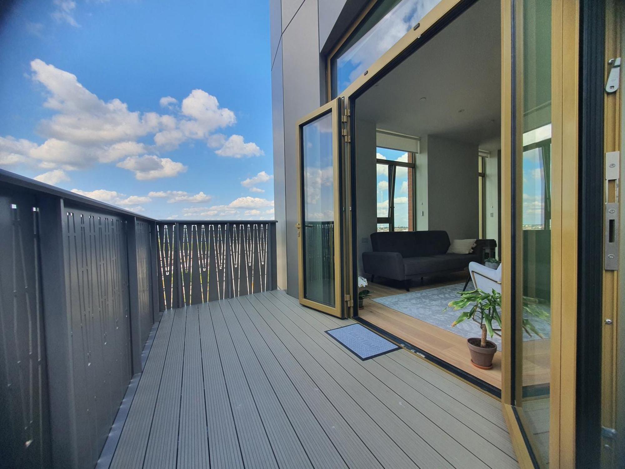 Cozy Room With Private Bathroom In Luxurious Flat Londen Buitenkant foto